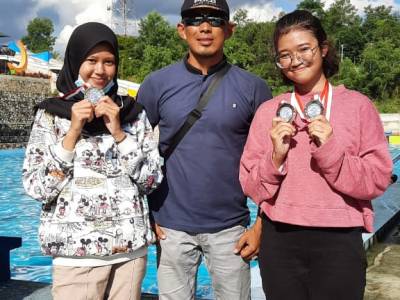 MELATI RISNA IKROFIFAH – MERAIH MEDALI PADA SPARING PARTNER II SOLOK WATER PARK