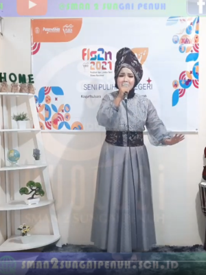 Astrid Rahma Putri - di FLS2N Tingkat Provinsi Cabang Solo Song Putri