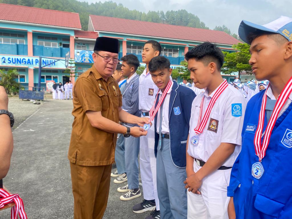 Siswa Berprestasi Kampus Biru Evolusi November 2023