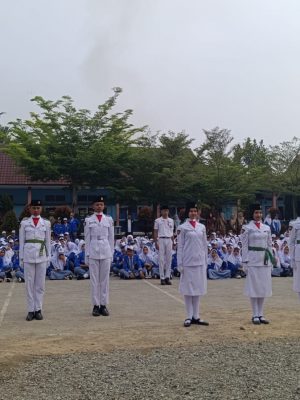 PETUGAS PENGIBAR BENDERA HUT RI KE-79 KOTA SUNGAI PENUH