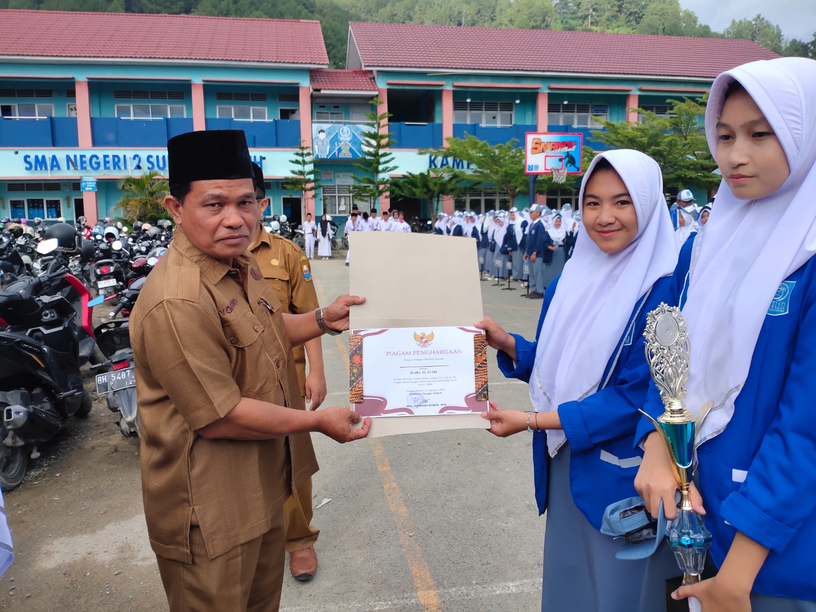 Juara 3 Barisan Indah Putri dalam Rangka Memperingati Hari Kemerdekaan Republik Indonesia ke-79