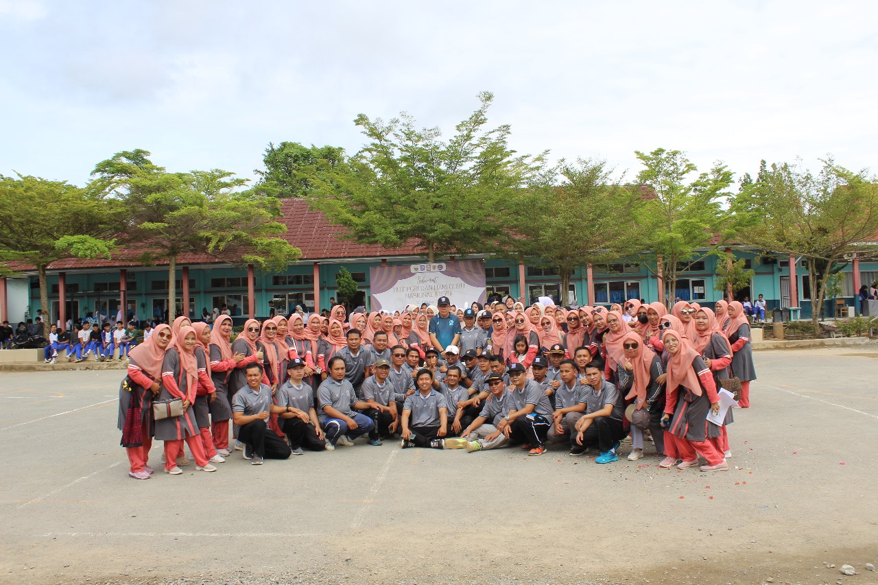 PERINGATAN HARI GURU KE-79 TAHUN 2024 SMA NEGERI 2 SUNGAI PENUH PERINGATAN HARI GURU KE-79 TAHUN 2024 SMA NEGERI 2 SUNGAI PENUH