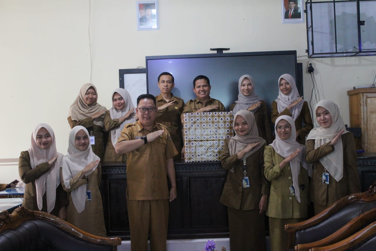 RAPAT DINAS PERSIAPAN ASESMEN AKHIR SEMESTER GANJIL DAN SOSIALISASI SIABON SERTA PERPISAHAN MAHASISWA PLK UNP TAHUN 2024 RAPAT DINAS PERSIAPAN ASESMEN AKHIR SEMESTER GANJIL DAN SOSIALISASI SIABON SERTA PERPISAHAN MAHASISWA PLK UNP TAHUN 2024