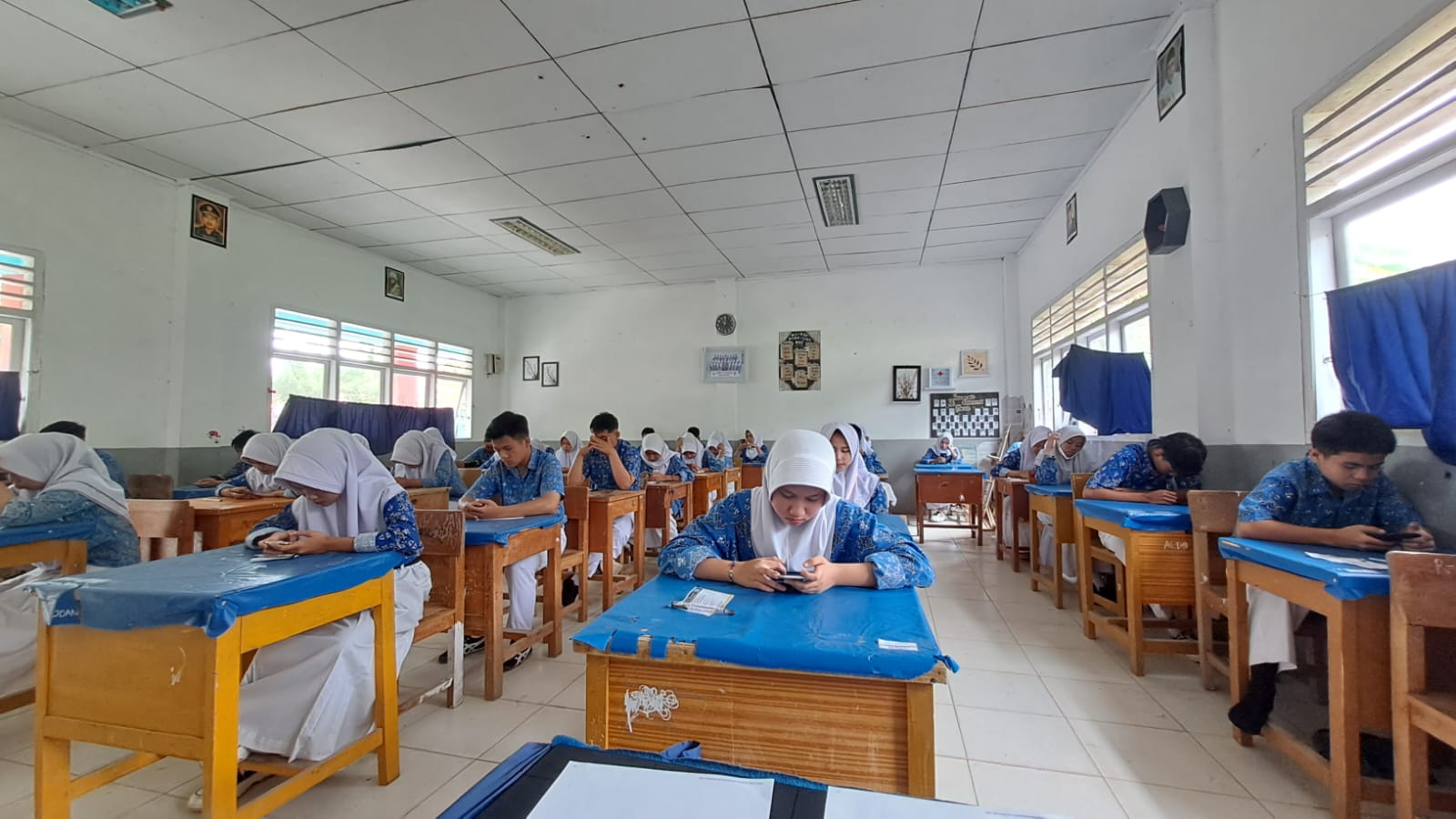 ASESMEN AKHIR SEMESTER GANJIL DAN ULANGAN UMUM AKHIR SEMESTER GANJIL ASESMEN AKHIR SEMESTER GANJIL DAN ULANGAN UMUM AKHIR SEMESTER GANJIL