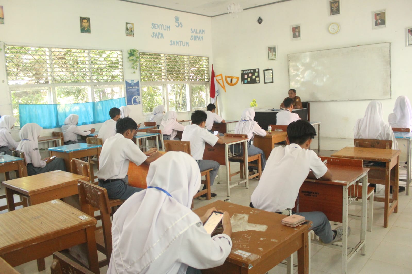 PENILAIAN SUMATIF AKHIR JENJANG KOMUNITAS XII SMA NEGERI 2 SUNGAI PENUH PENILAIAN SUMATIF AKHIR JENJANG KOMUNITAS XII SMA NEGERI 2 SUNGAI PENUH