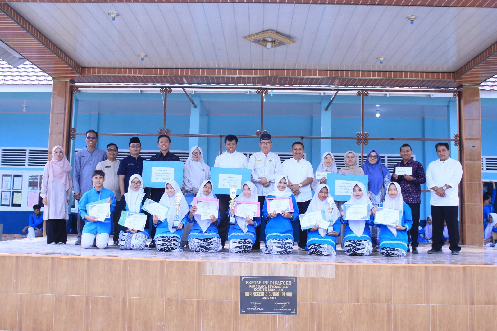 PEMBAGIAN RAPOR HASIL BELAJAR SEMESTER GANJIL TAHUN AJARAN 2025/2026 PEMBAGIAN RAPOR HASIL BELAJAR SEMESTER GANJIL TAHUN AJARAN 2025/2026