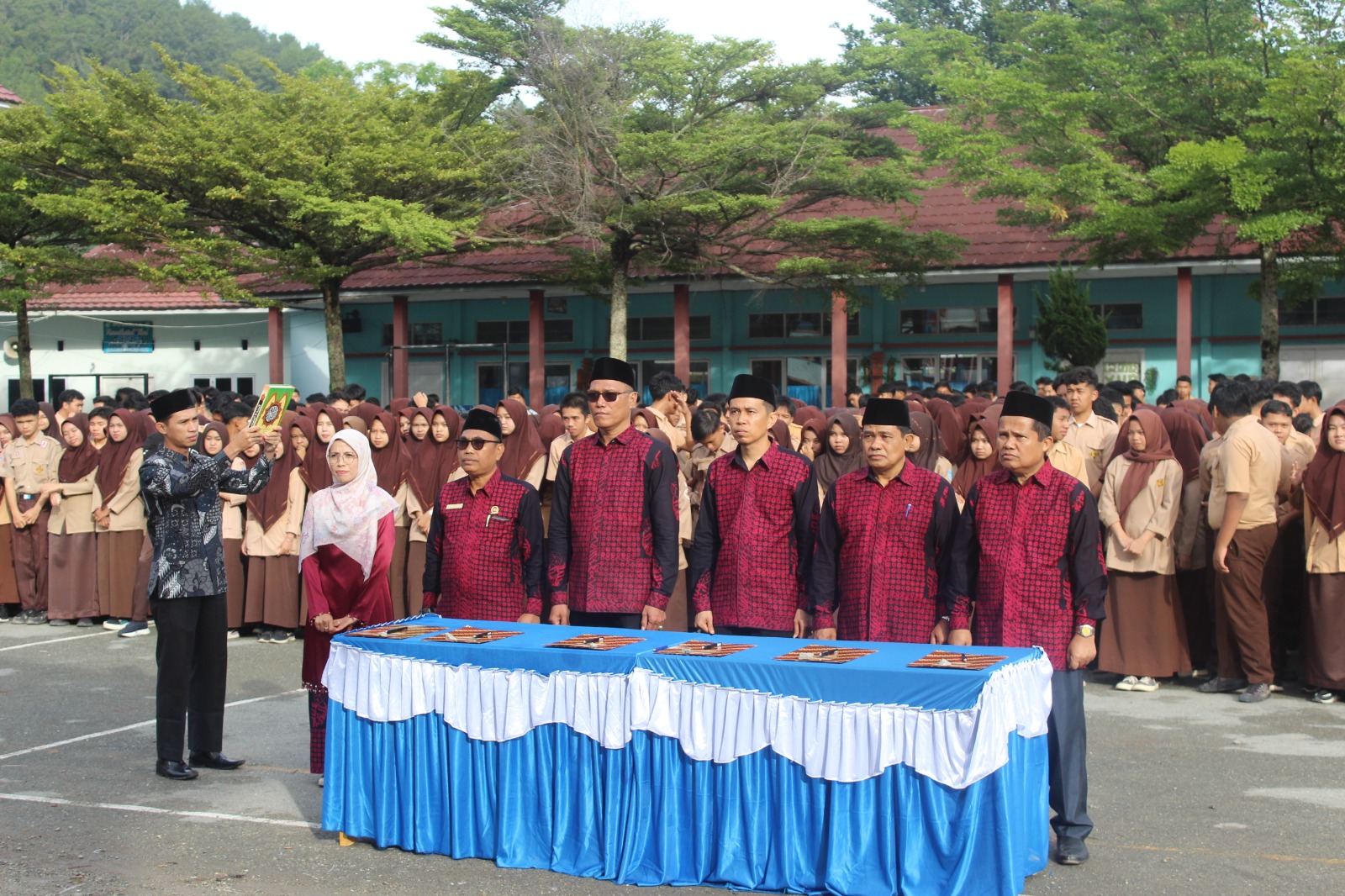 PELANTIKAN WAKIL KEPALA SEKOLAH DAN PEMBINA OSIS SMA NEGERI 2 SUNGAI PENUH PERIODE 2026-2029 PELANTIKAN WAKIL KEPALA SEKOLAH DAN PEMBINA OSIS SMA NEGERI 2 SUNGAI PENUH PERIODE 2026-2029